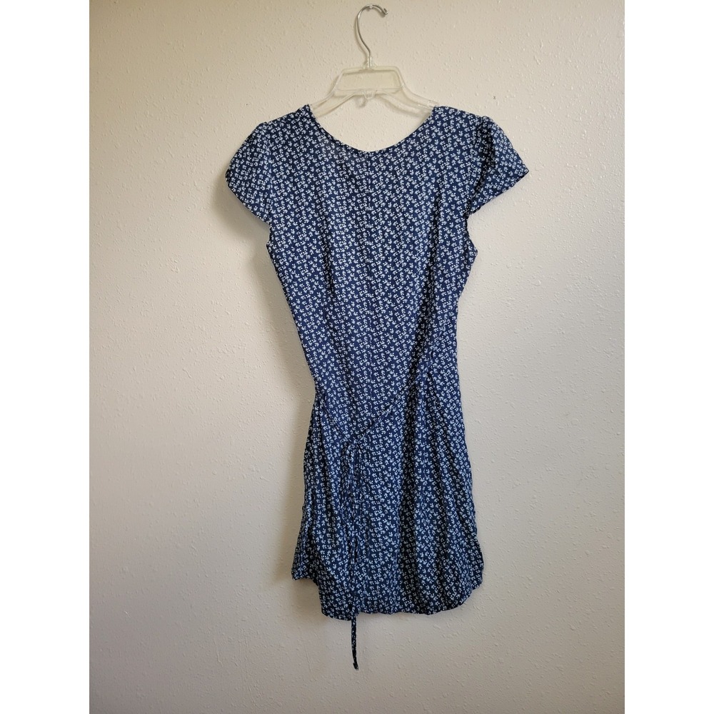 Brandy Melville Blue Robbie Wrap Dress Navy Blue Floral Italy Lightweight Sz M - Picture 3 of 6